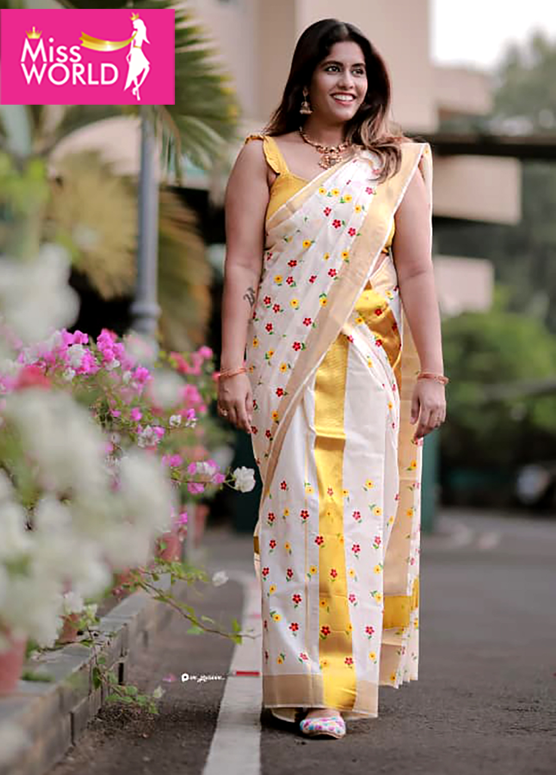 Flower & Golden Kasavu Cotton Set Mundu